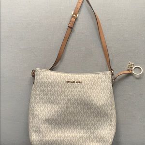 Michael kors cross body bag great condition